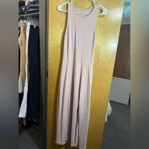 Chic Cream Maxi with Slit & Flowing Silhouette